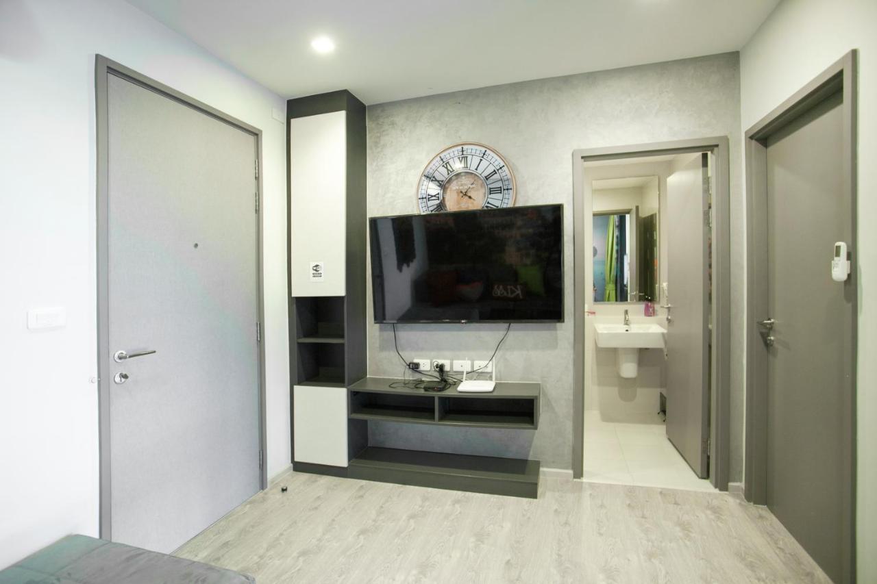 The Base Central Apartments Pattaya Exterior photo